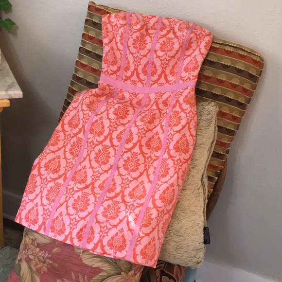 Tracy Reese Dresses & Skirts - Amazing Tracy Reese Silk Knit Feels Light Cute!!